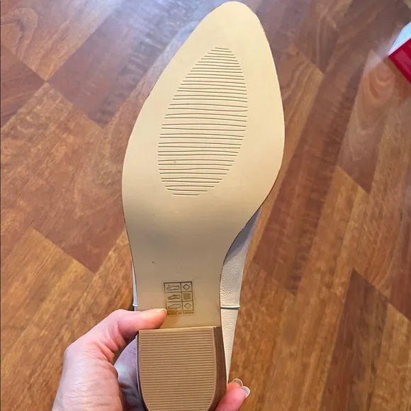 New White Western-Style Women's Boots - Picture 11 of 16